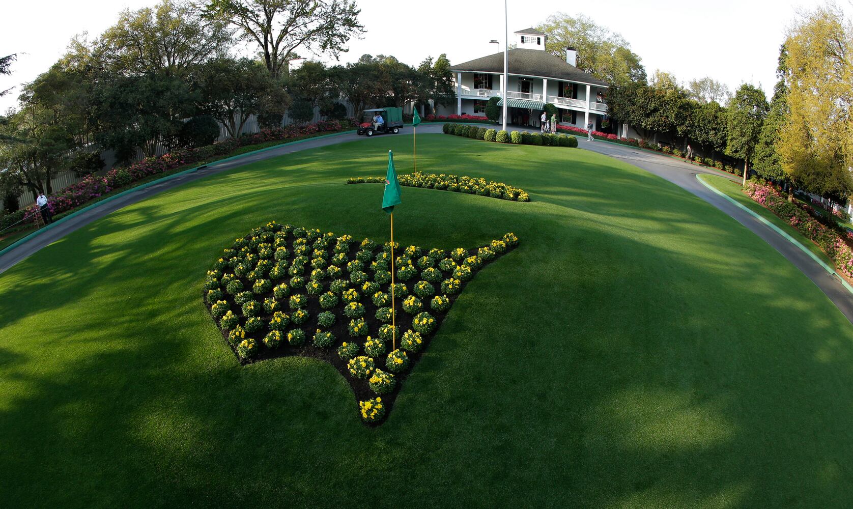 The scene at Augusta National April 8