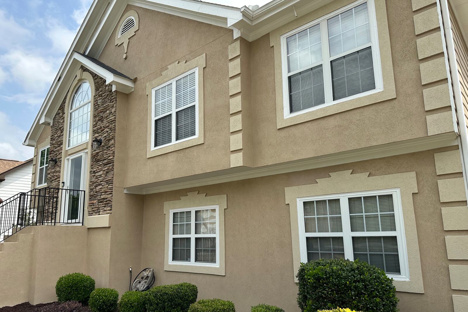 FILE - The Atlanta home where Trina Martin, her then-boyfriend Toi Cliatt and her 7-year-old son were living when the FBI broke down the door and stormed in, is seen April 25, 2025. (AP Photo/Sudhin Thanawala, File)
