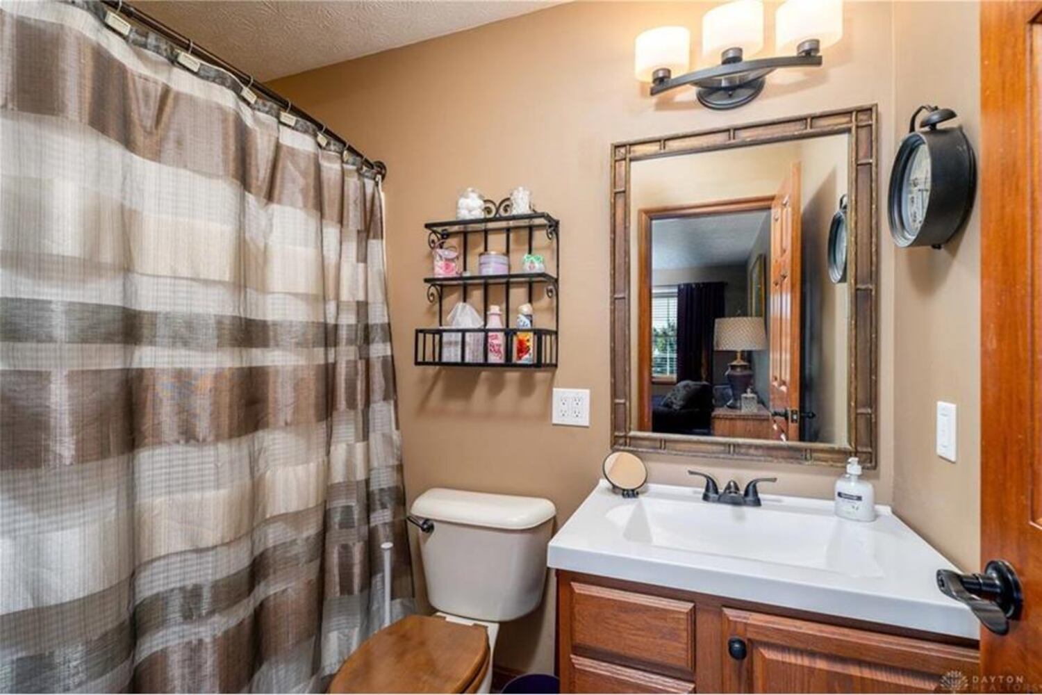 PHOTOS: Newly listed home has view of pond and Pipe Stone Golf Club