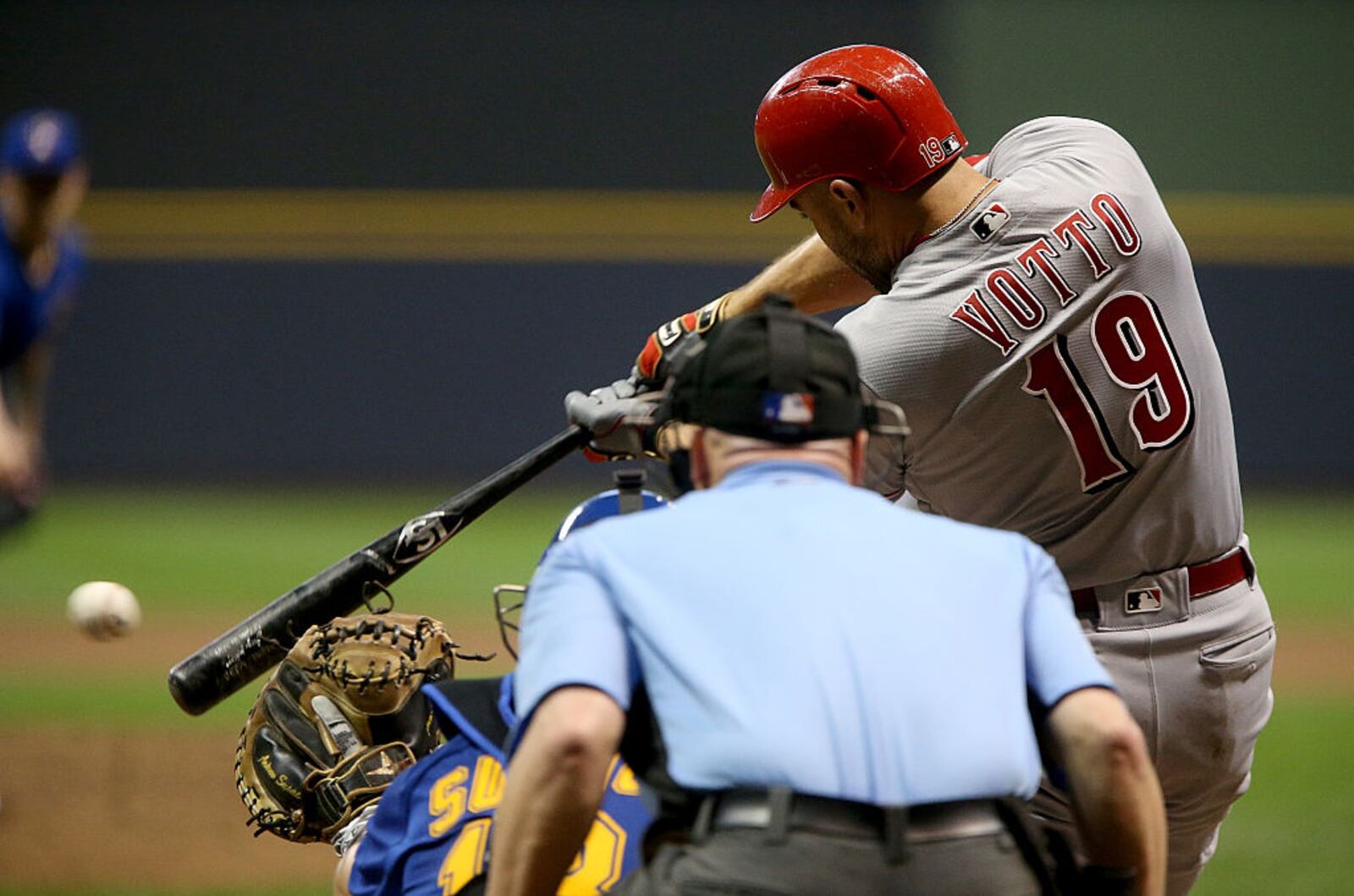 MILWAUKEE, WI - SEPTEMBER 23: Joey Votto #19 of the Cincinnati Reds hits a single in the fourth inning against the Milwaukee Brewers at Miller Park on September 23, 2016 in Milwaukee, Wisconsin. (Photo by Dylan Buell/Getty Images)