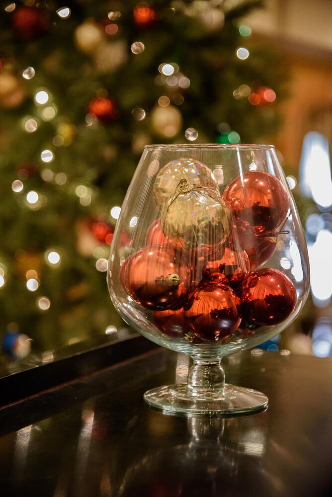 PHOTOS: Check out the gorgeous Dayton Woman’s Club, decorated for the holidays