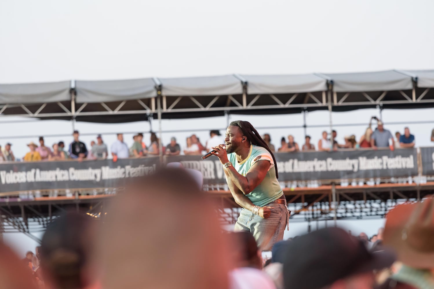 PHOTOS: Carrie Underwood & Shaboozey at the 2025 Voices of America Country Music Fest