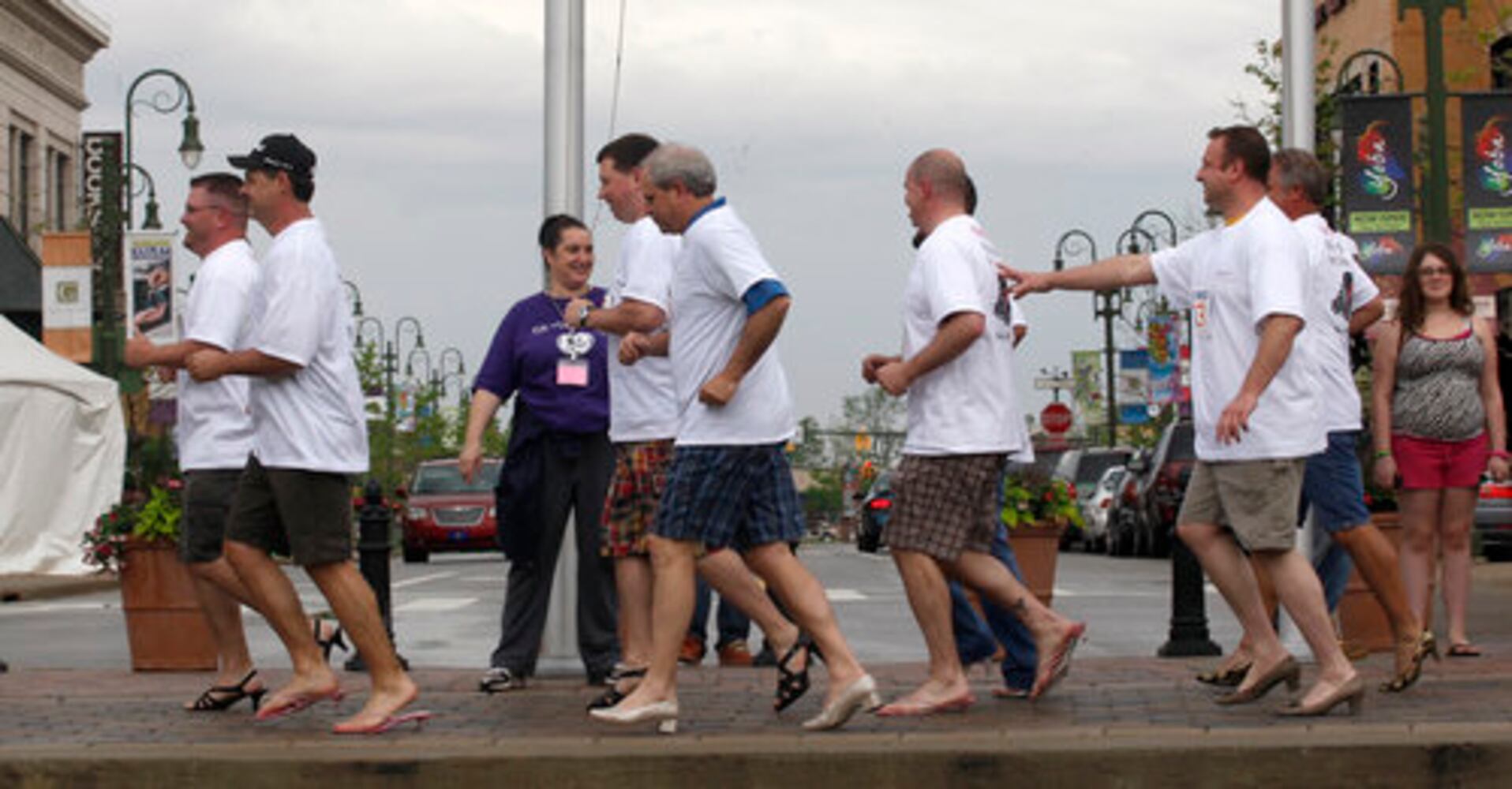 Hunks in Heels race at The Greene