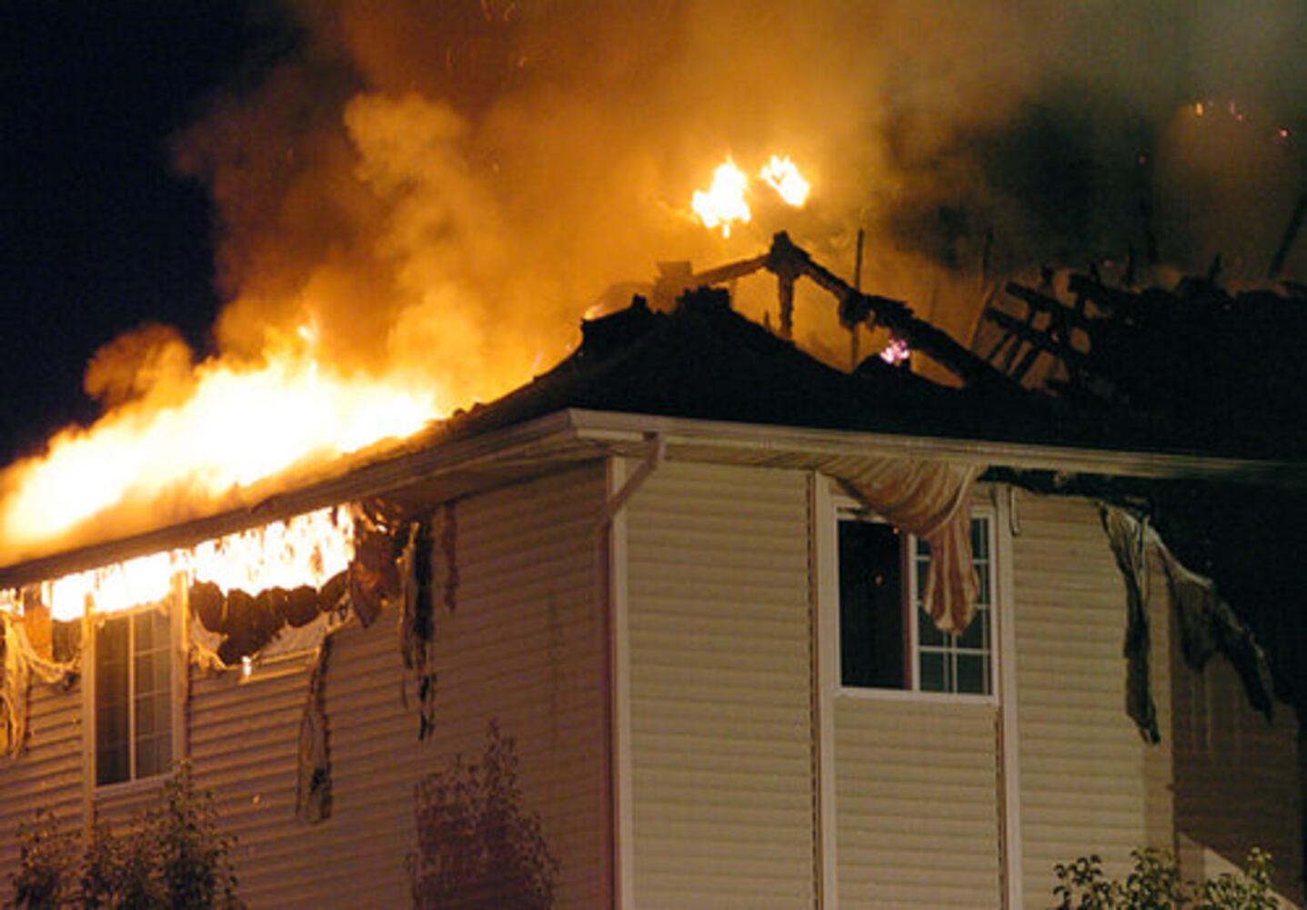 Xenia apartment complex fire