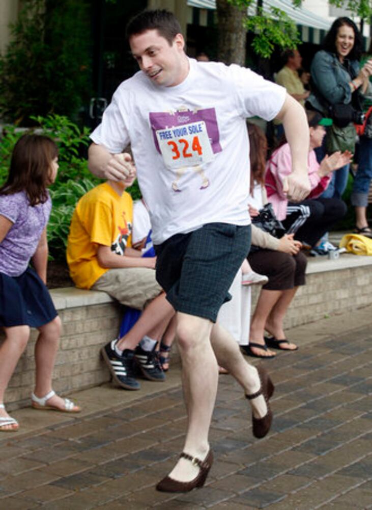 Hunks in Heels race at The Greene