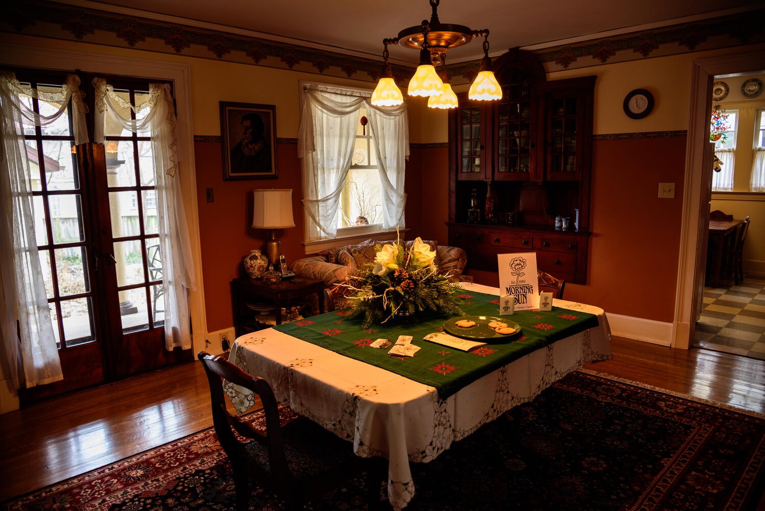 PHOTOS: Inside gorgeous Oakwood homes decorated for its very first  holiday home tour
