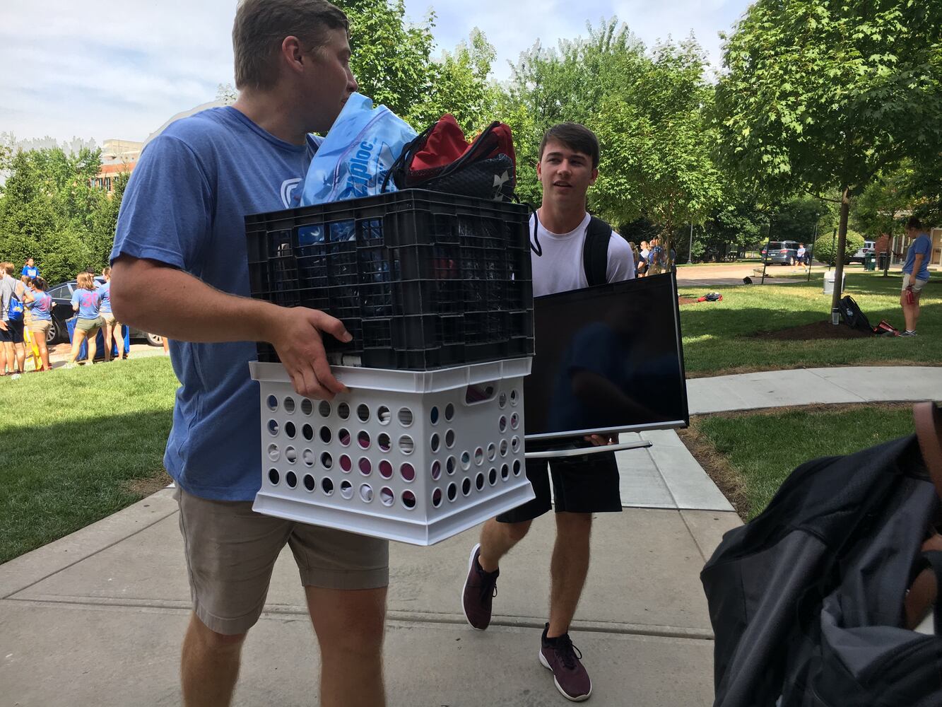 PHOTOS: More than 2K freshmen arrive at UD