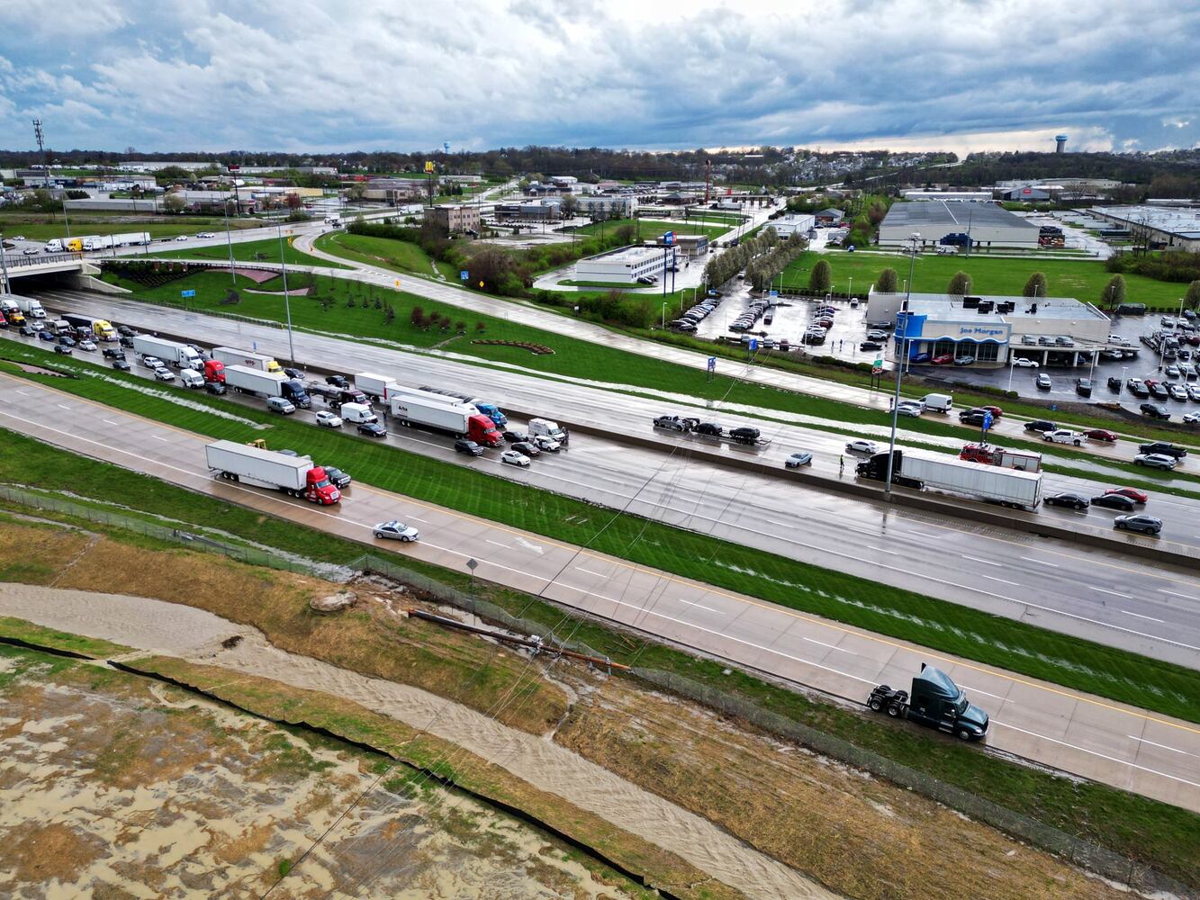 Wires down across I-75 in Monroe