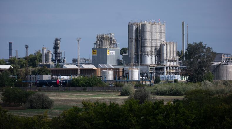 FILE - A general view of MOL's Danube refinery which produces fuel from Russian crude oil in Százhalombatta, Hungary, on Sept. 27, 2025. (AP Photo/Denes Erdos, File)