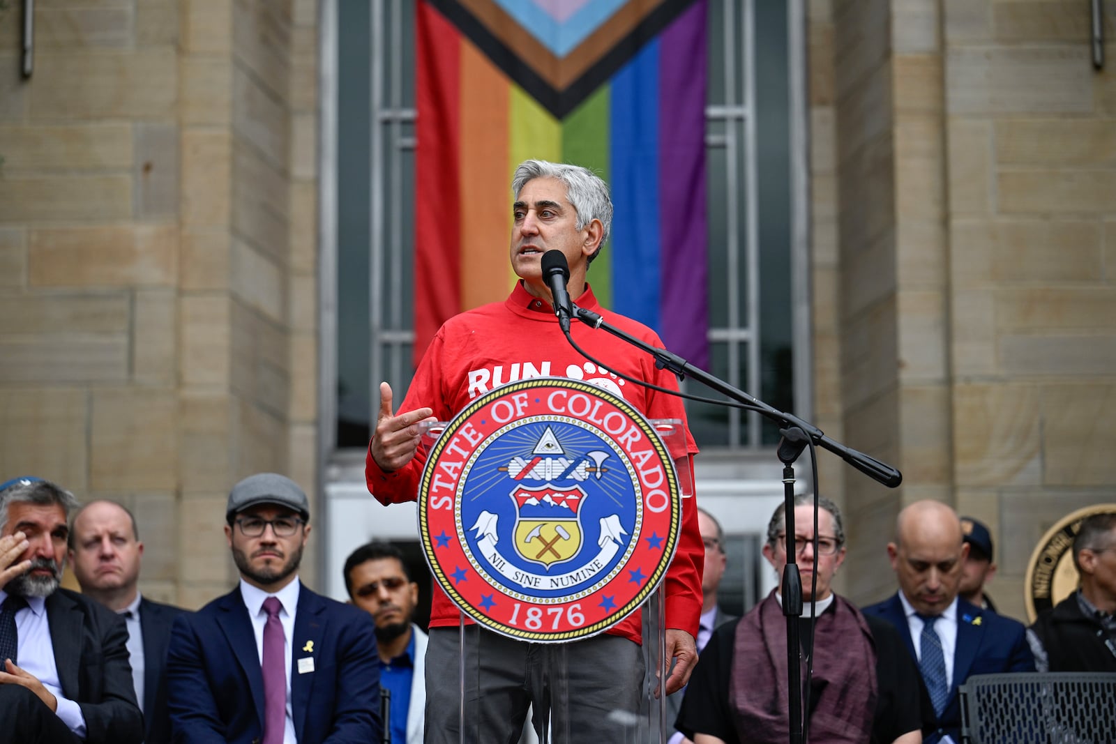 Ed Victor, a member of the group Run For Their Lives and a survivor of an attack last weekend, speaks during an event outside the Boulder County Courthouse Wednesday, June 4, 2025, in Boulder, Colo. (Matthew Jonas, The Denver Post via AP)