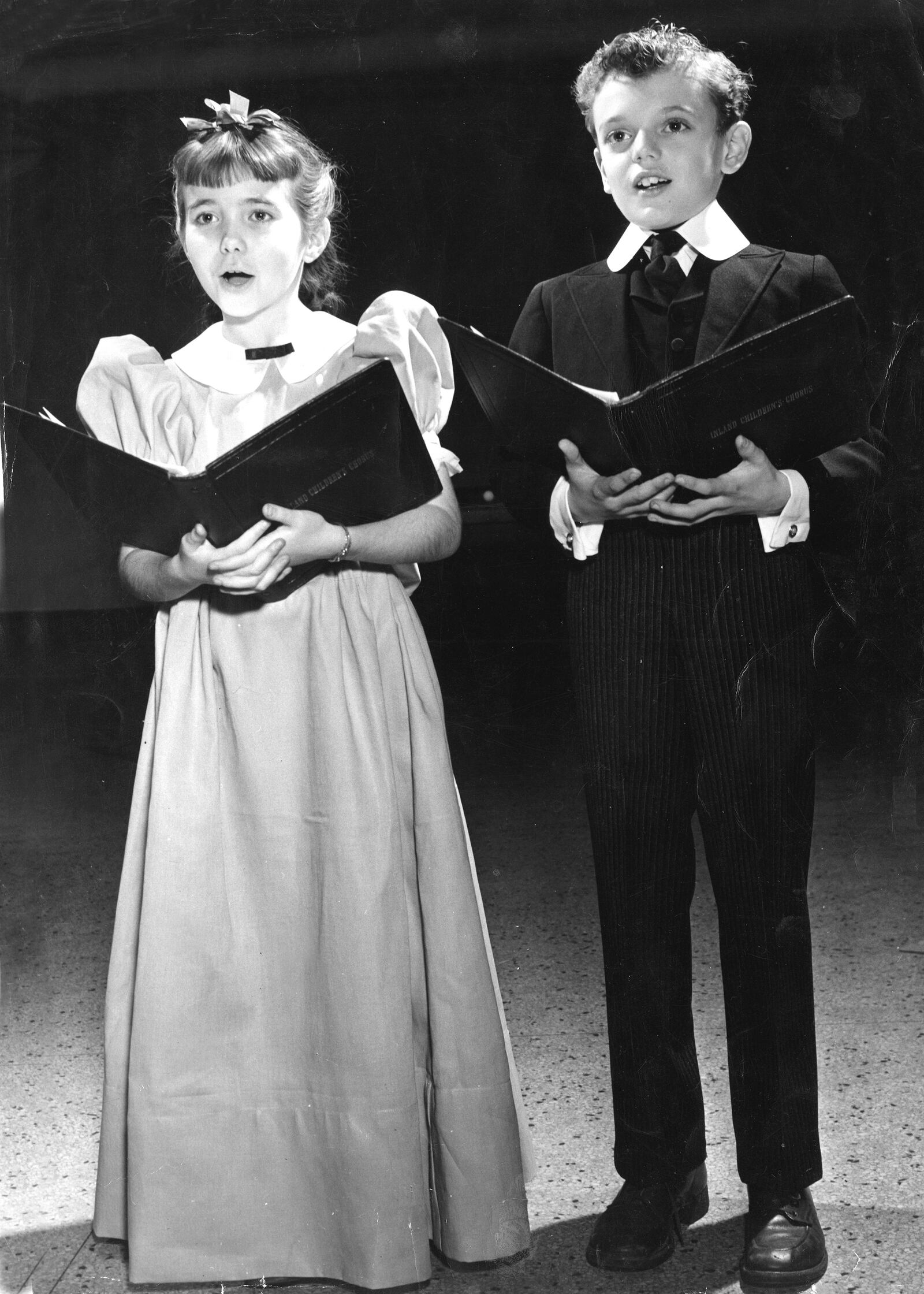 Inland Children's Chorus member Lisa Crumb and Jim Lehman were photographed in 1943. Photo: InlandChorus.com