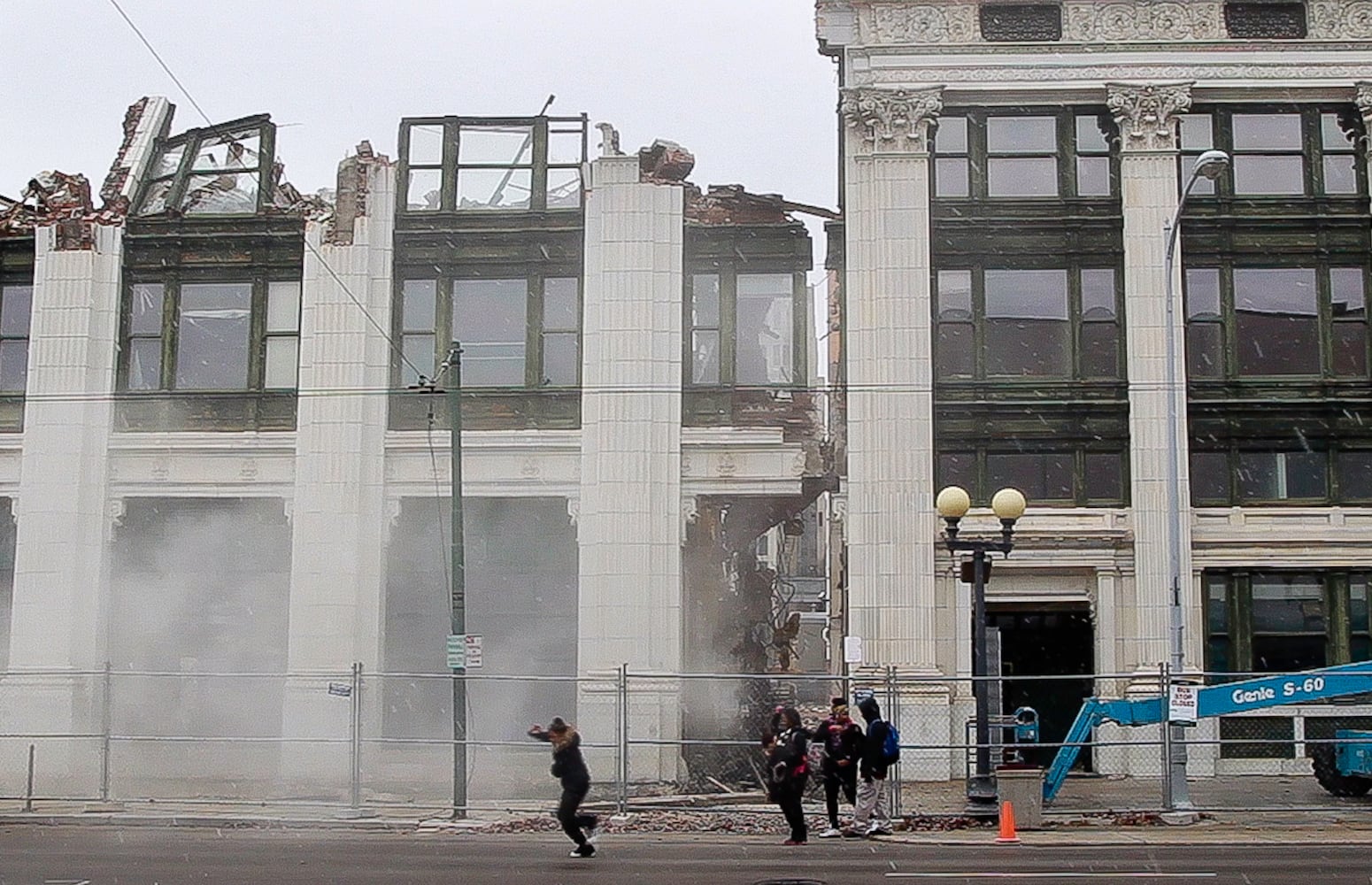Dismantling of 1922 portion of DDN building