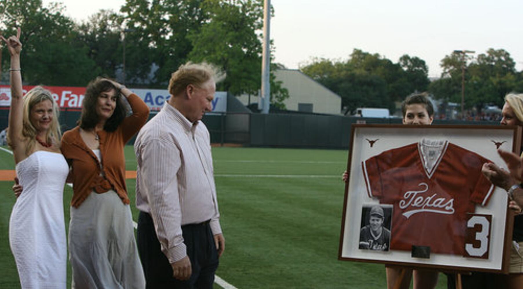 Texas 2, Baylor 1