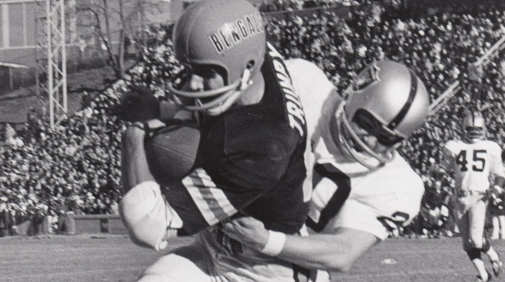 Bob Trumpy of the Cincinnati Bengals plays in a game against the Raiders during the 1968 season. WALLY NELSON / STAFF