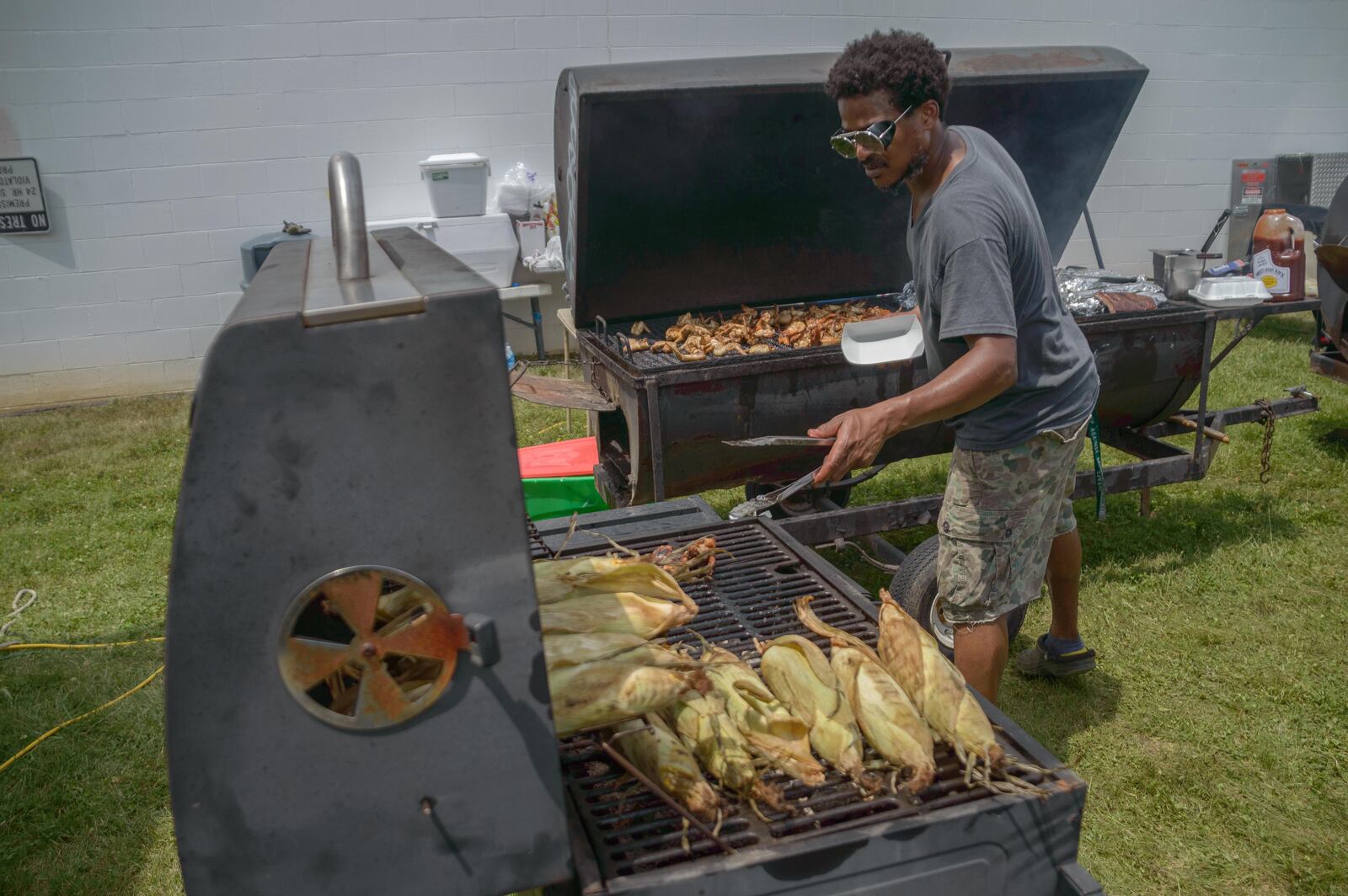 Soaring temperatures didn't everyone from enjoying the lip-smacking barbecue, chilled drinks and other live entertainment at the 2016 Huber Heights Ribfest on Sunday, July 24. (TOM GILLIAM/CONTRIBUTED)
