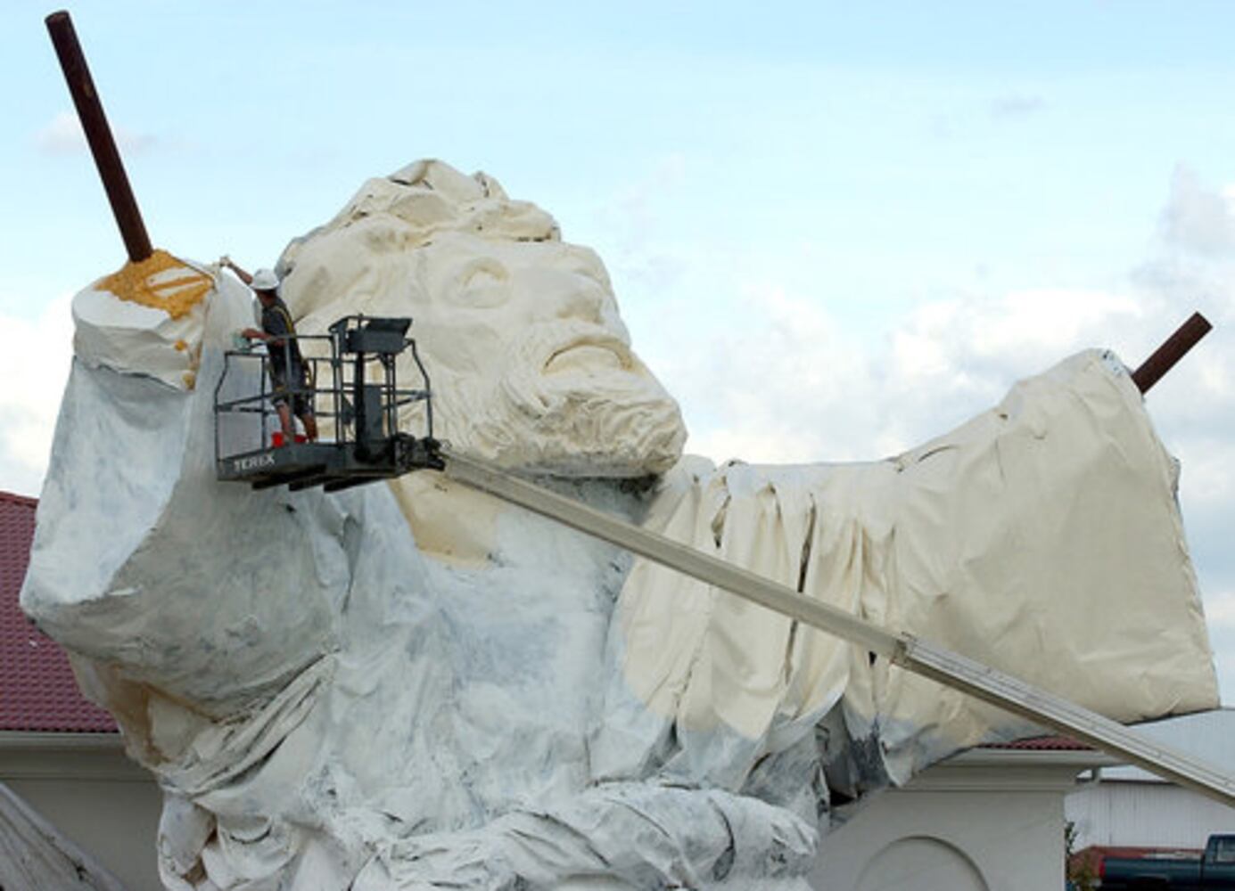 'Touchdown Jesus' statue in photos