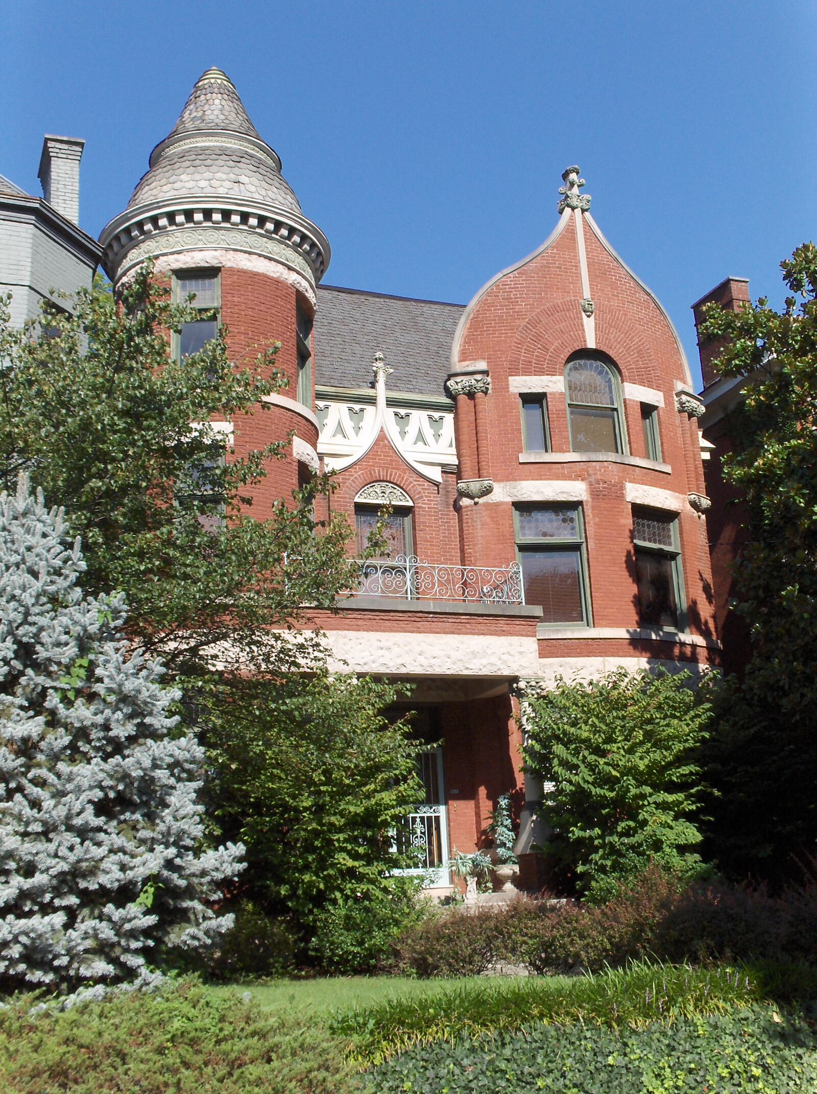 Old Louisville is the largest pureply Victorian neighborhood in the United States. (Louisville Convention & Visitors Bureau)