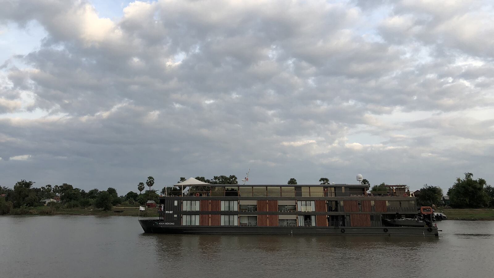 Twenty cabins make up the intimate Aqua Mekong river cruiser, one of two vessels owned by Aqua Expeditions. (Andrew Evans/Chicago Tribune/TNS)
