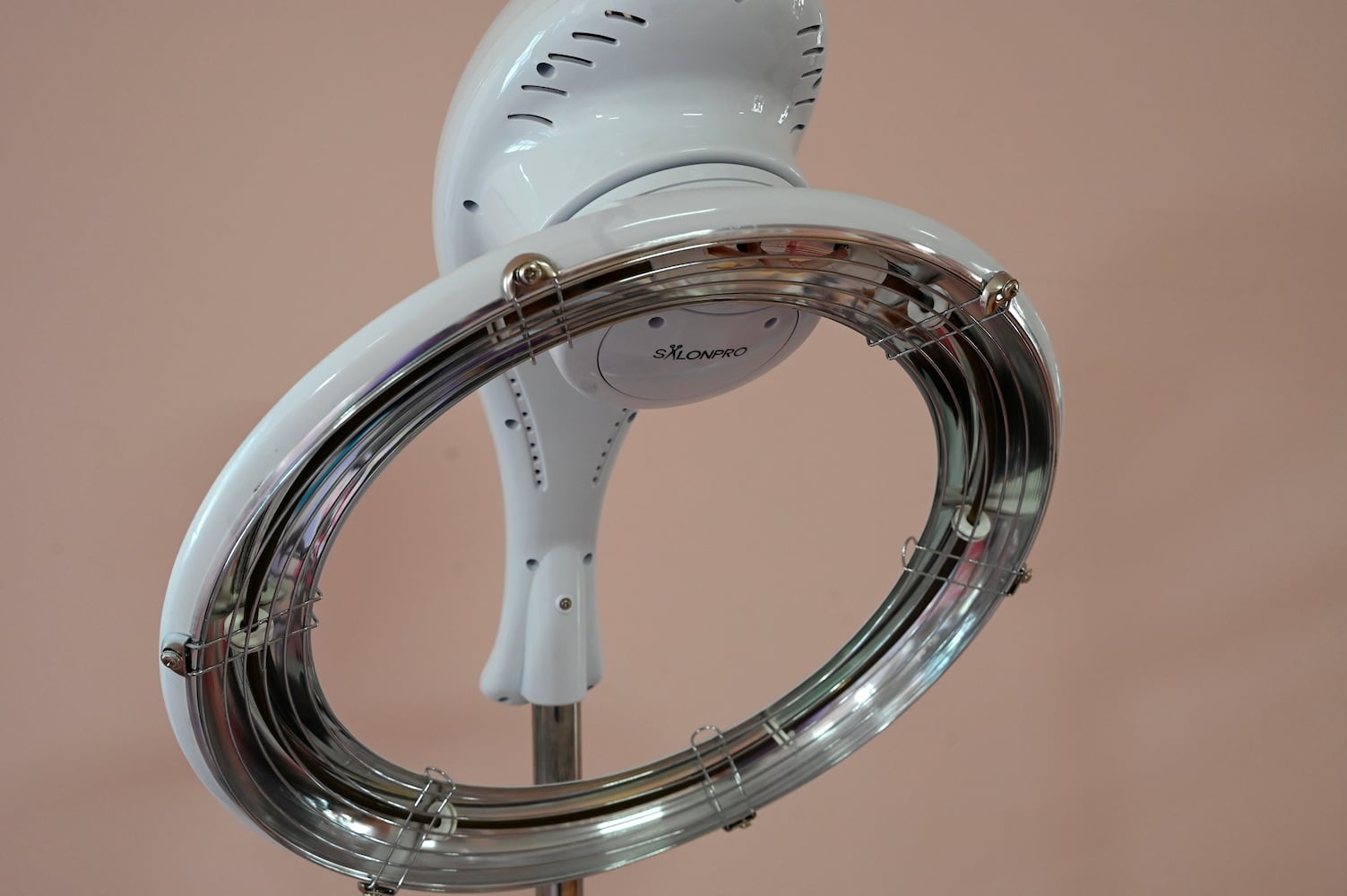 Hue Mane Salon relocates to Lindenwald