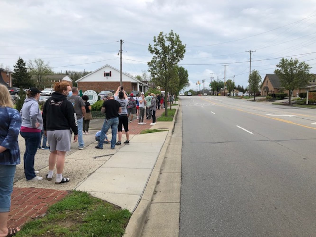 PHOTOS: Bill’s Donut Shop reopens, and here’s how people reacted