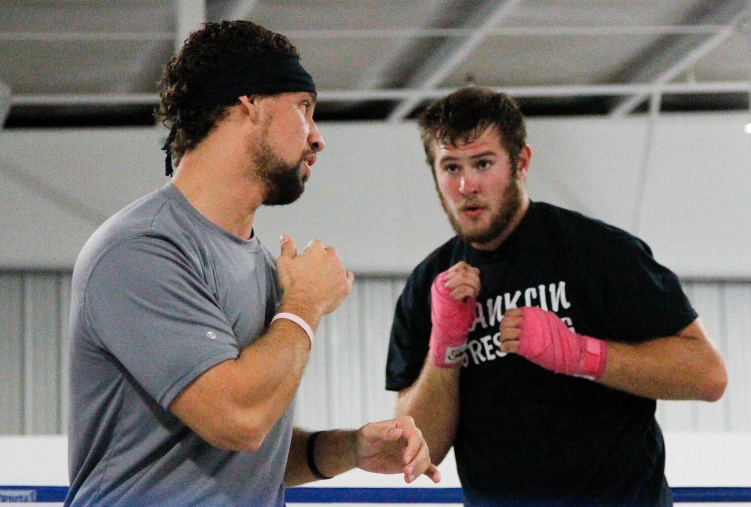 Area fighters boxing to benefit vets