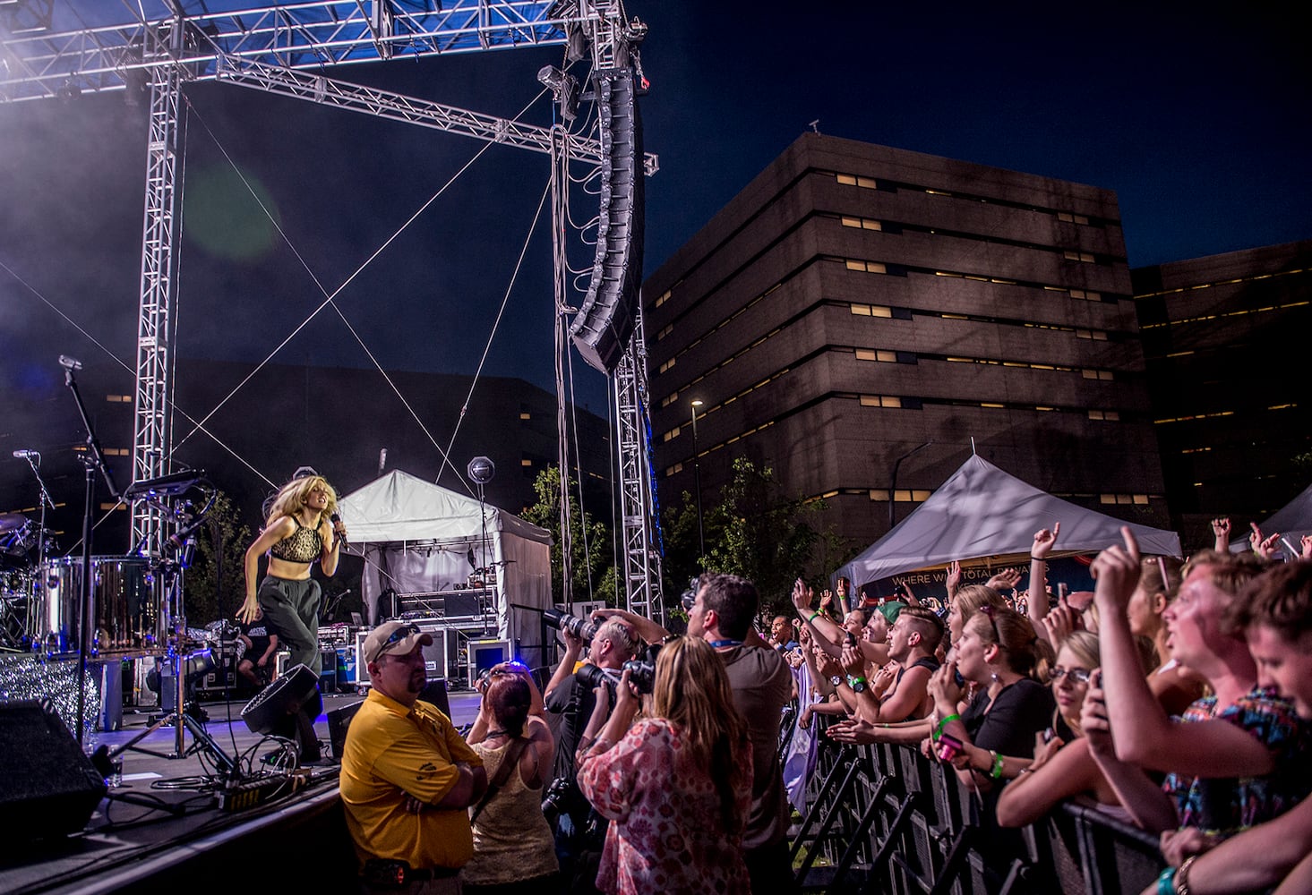 Ellie Goulding kicks off Summer concert series at Horseshoe Casino in Cincinnati