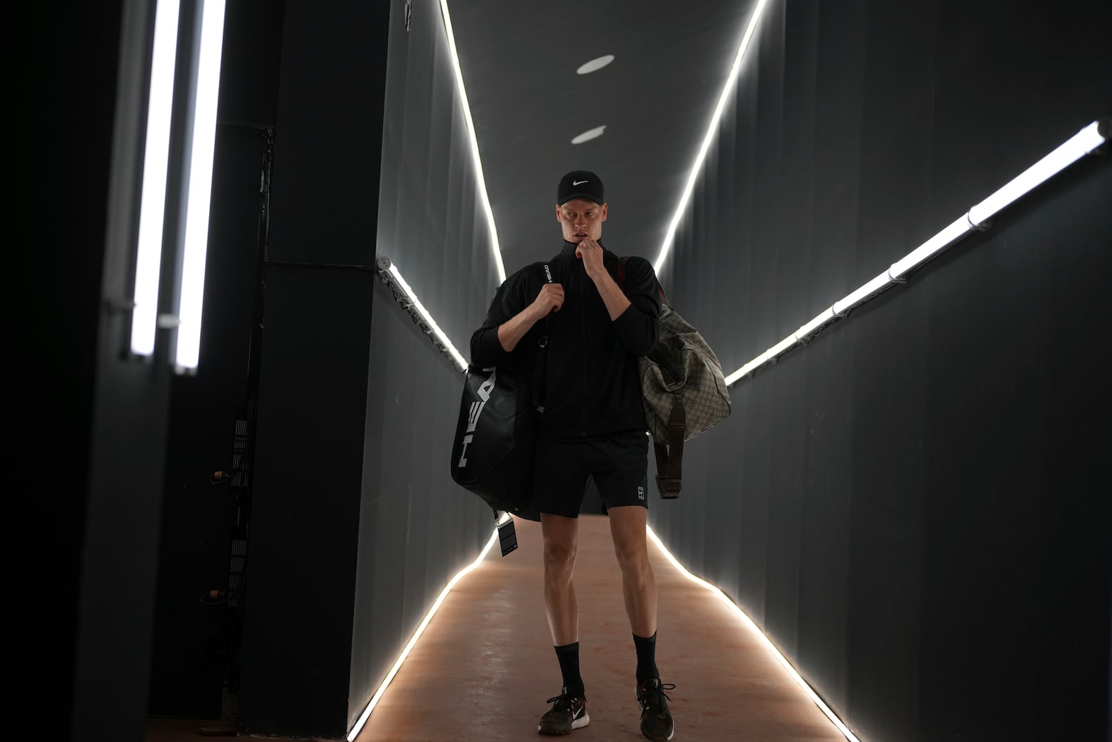 Italy's Jannik Sinner waits prior to the second round match against Argentina's Mariano Navone, at the Italian Open tennis tournament in Rome, Saturday, May 10, 2025. (AP Photo/Andrew Medichini)