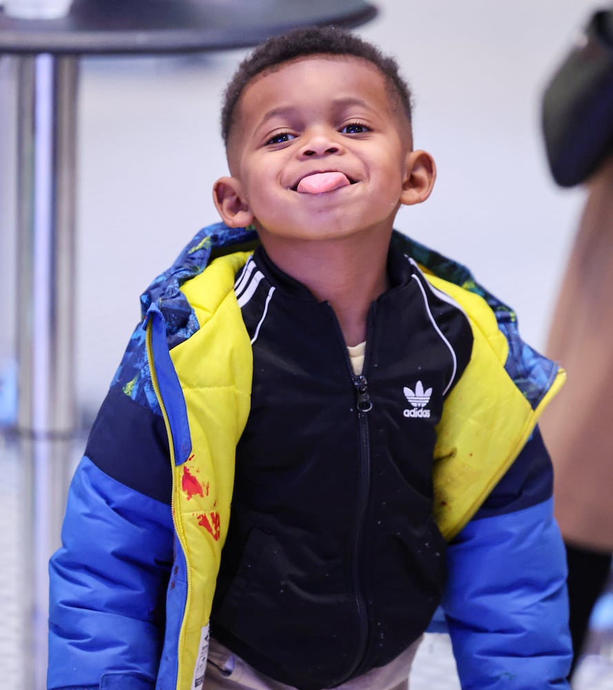 DDN 121125 Holly Days Dayton Arcade