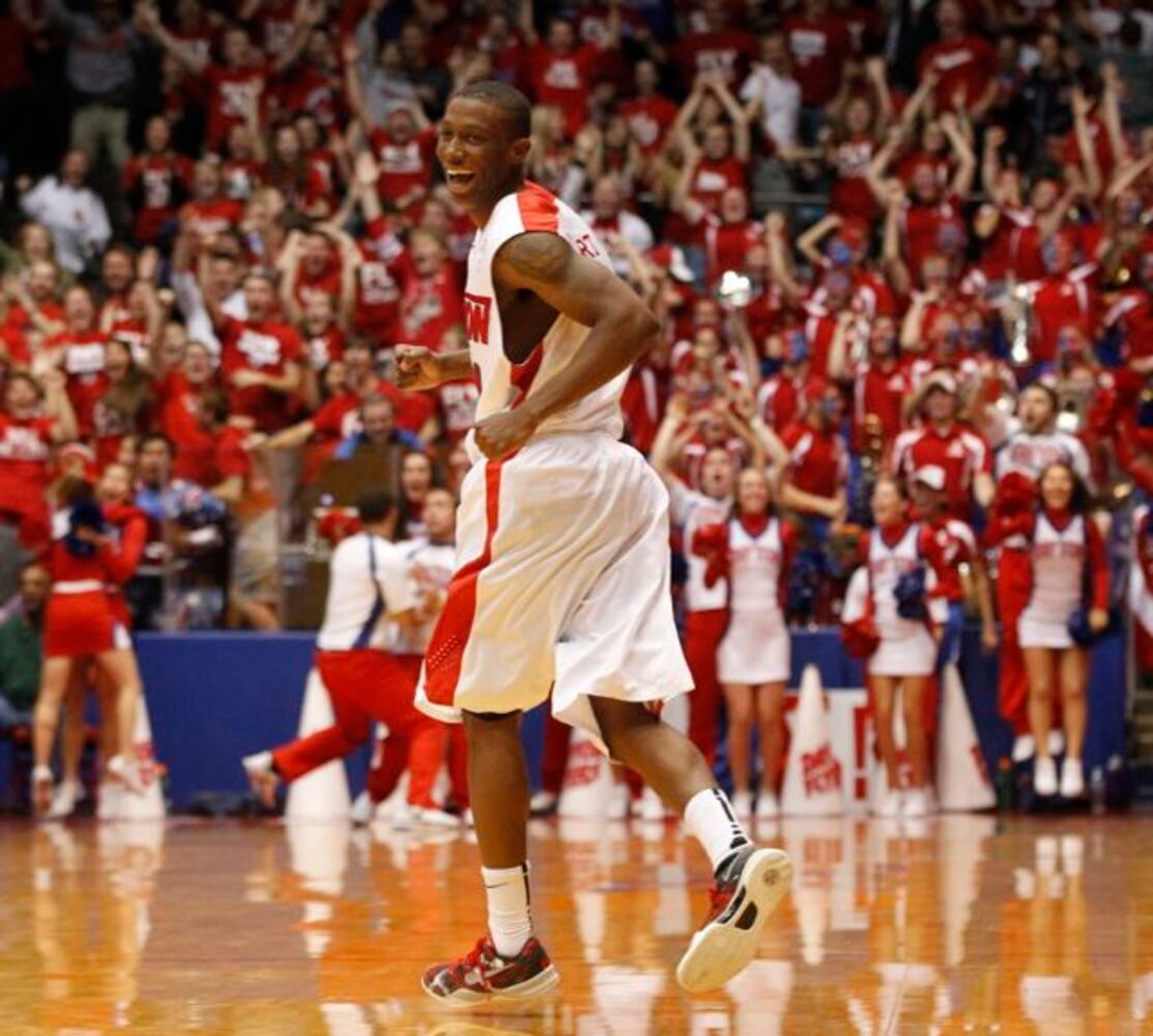 Flyers win at buzzer