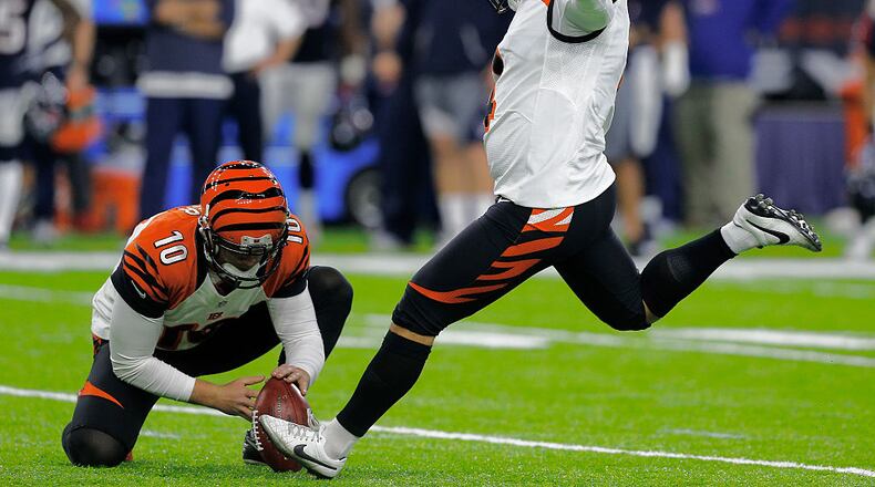 HOUSTON, TX - DECEMBER 24: Randy Bullock #4 of the Cincinnati Bengals watches as he misses a 43 yard field goal in the closing seconds to give the Houston Texans a 12-10 win at NRG Stadium on December 24, 2016 in Houston, Texas. (Photo by Bob Levey/Getty Images)