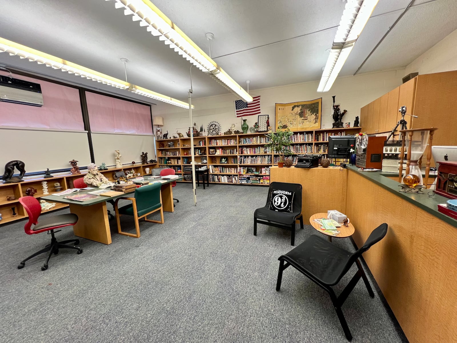 The library at Griffin Academy in Englewood. AIMEE HANCOCK/STAFF