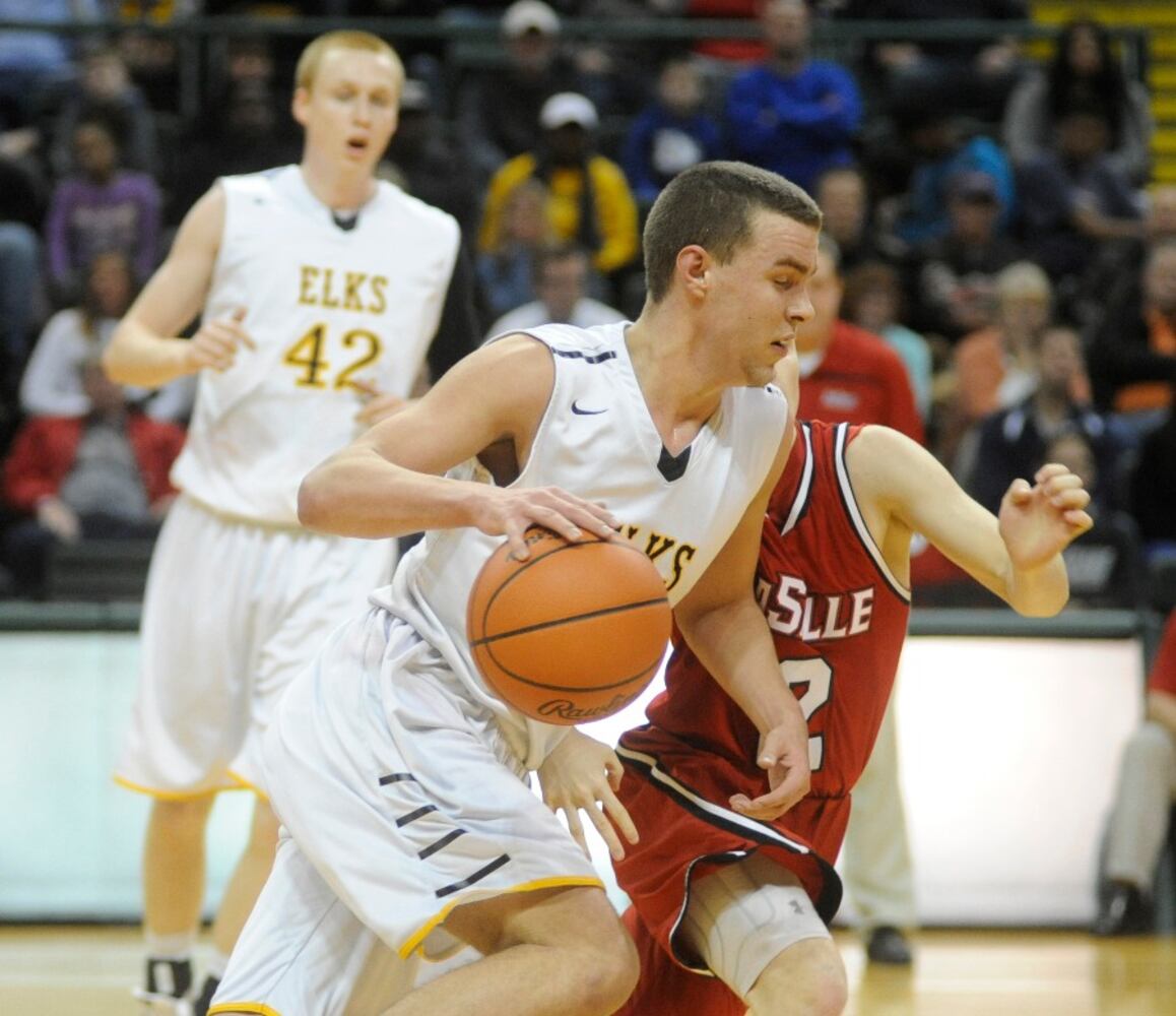 Area H.S. boys basketball action