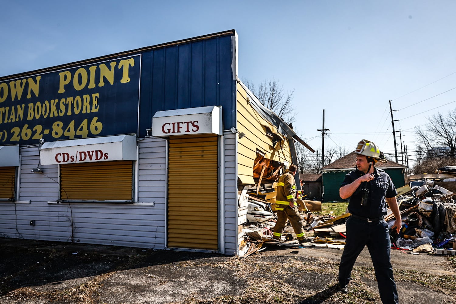 Driver flees after crashing into Dayton building