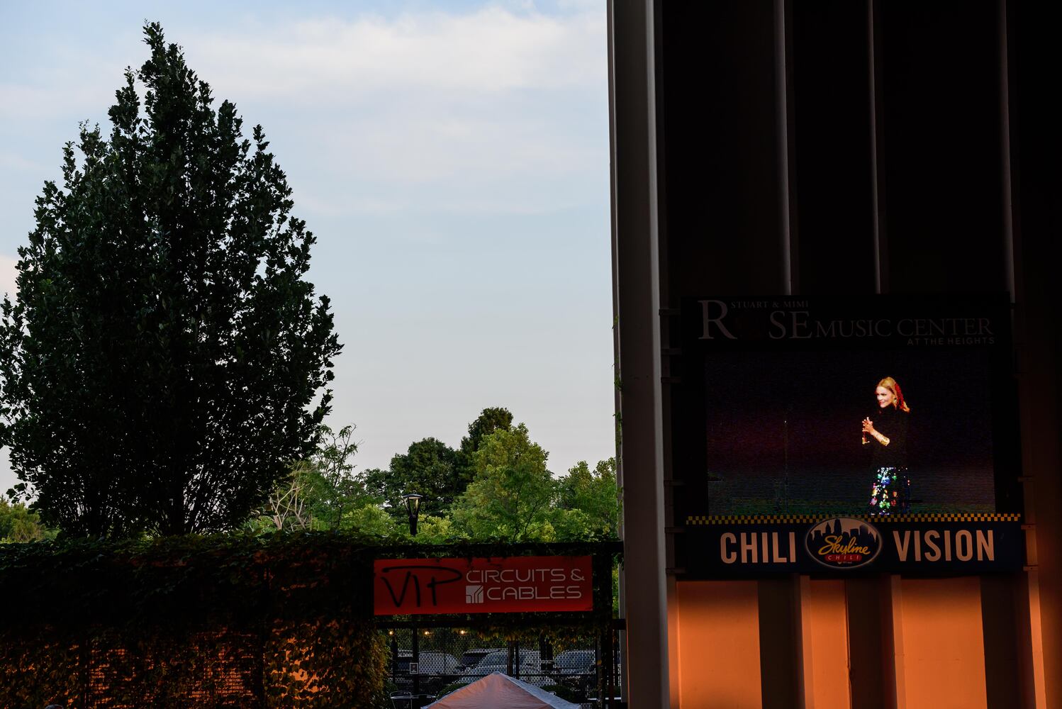 PHOTOS: Belinda Carlisle & M. Ross Perkins Live at Rose Music Center