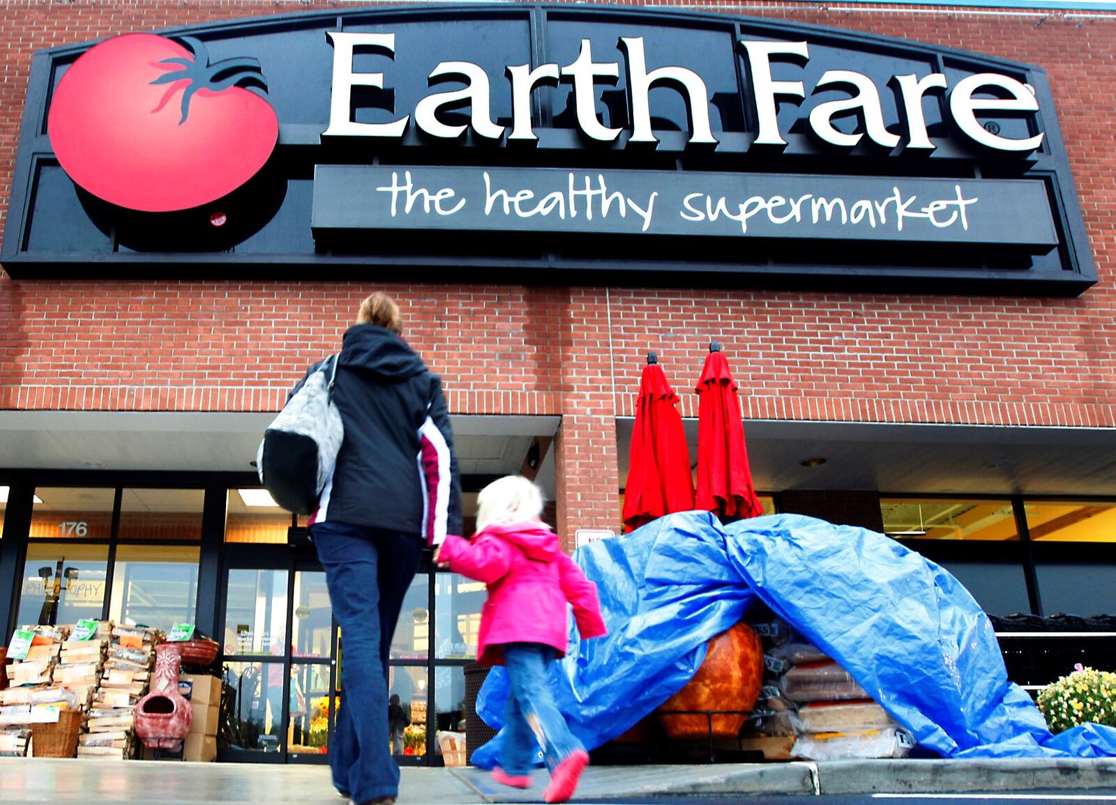Earth Fare will shut down its specialty grocery store at Cross Pointe in Centerville at the end of the month. Staff file photo by Jim Witmer
