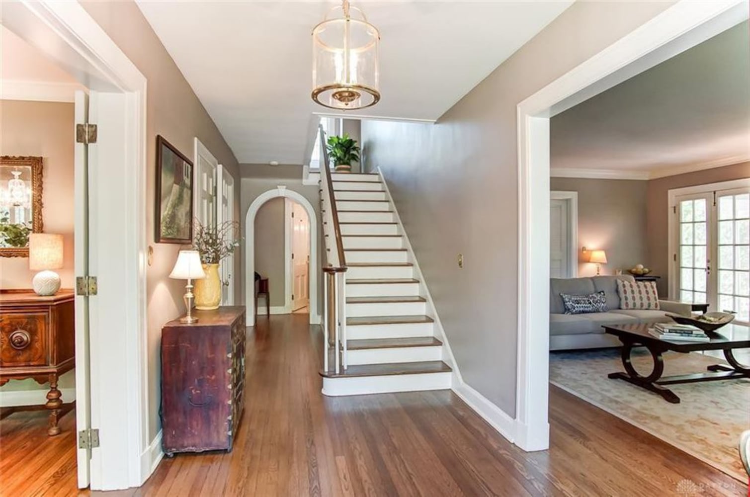 PHOTOS: Luxury Oakwood colonial home on market