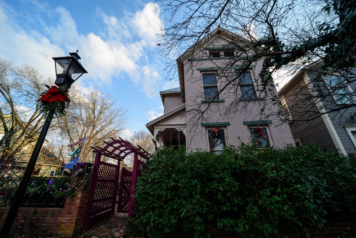 PHOTOS: The Oregon Historic District’s Virtual Grand Holiday Tour of Homes