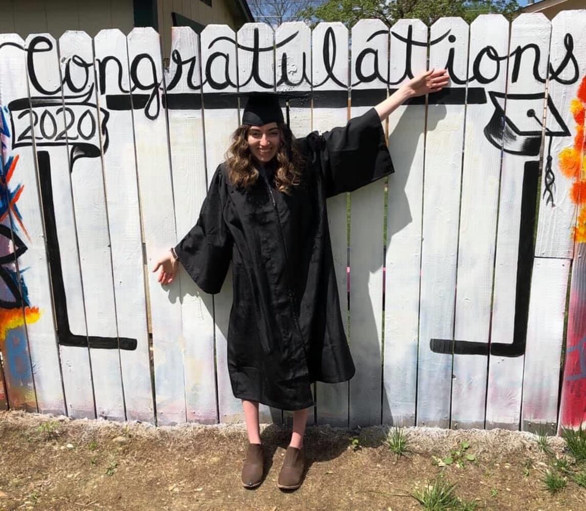 PHOTOS: Springboro graduates celebrate using selfie mural
