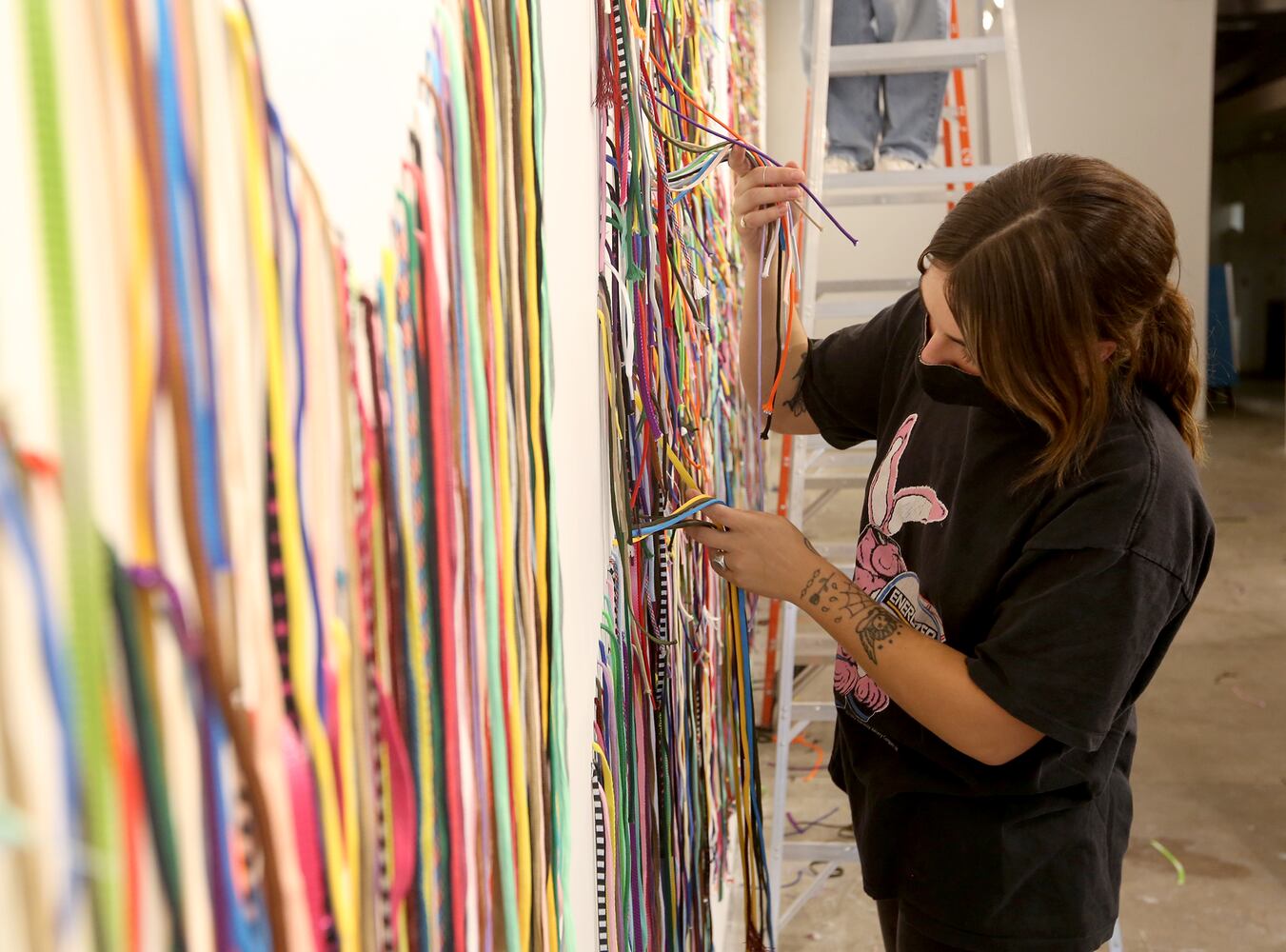 PHOTOS: Thousands of shoelaces combine in artwork commemorating the U.S. Constitution