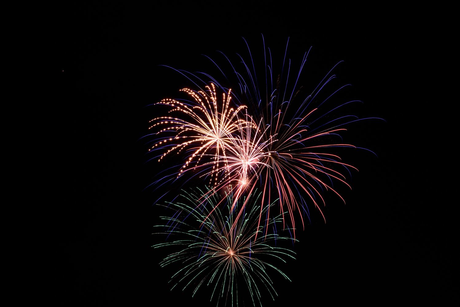 PHOTOS: Gorgeous fireworks light up the sky in Beavercreek