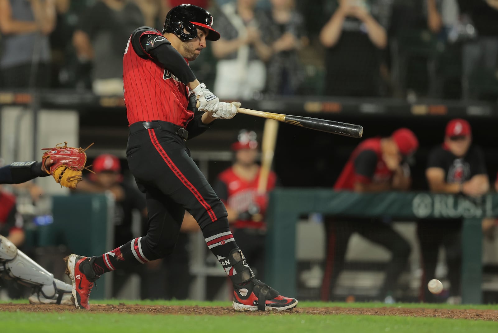 Chicago White Sox's Mike Tauchman hits a game winning RBI single during the eleventh inning in the second baseball game of a doubleheader against the Cleveland Guardians and the Chicago White Sox, Friday, July 11, 2025, in Chicago. (AP Photo/Melissa Tamez)