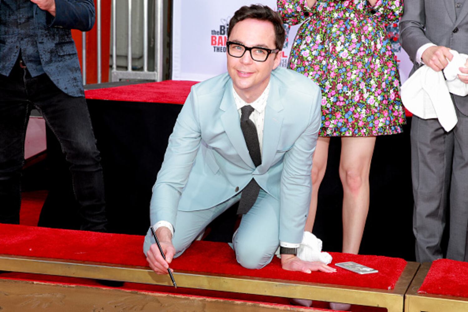 Photos: The Big Bang Theory Cast holds series finale party