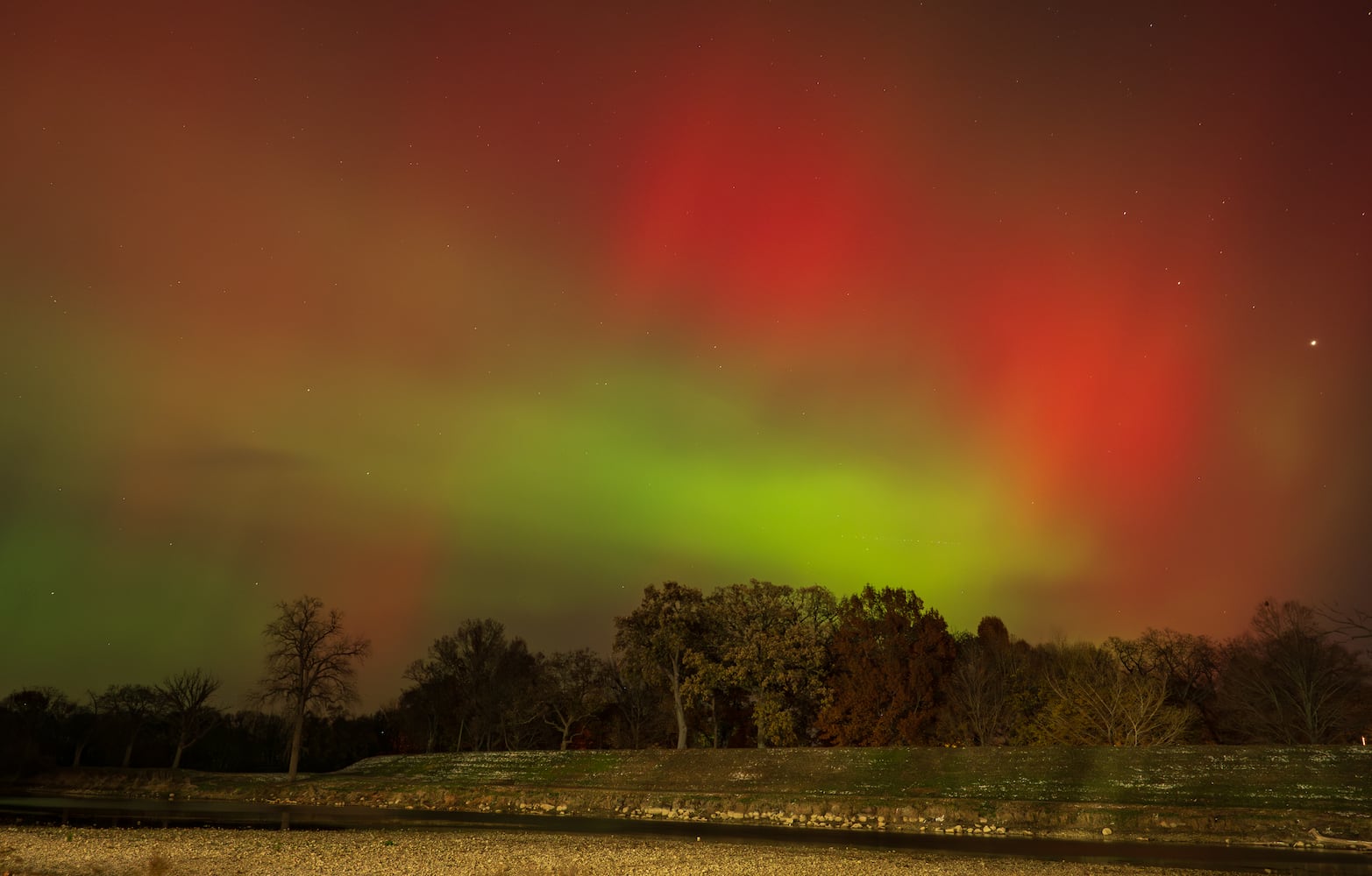 DDN 111225 Northern Lights Troy