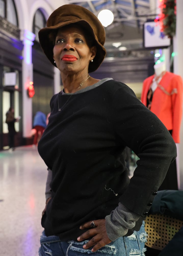 DDN 121125 Holly Days Dayton Arcade