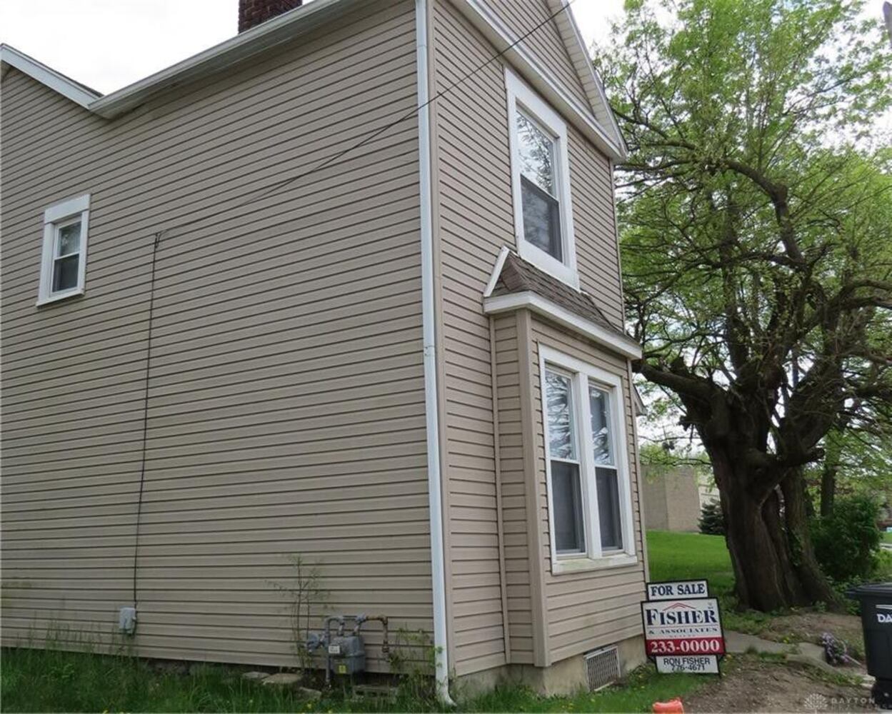 PHOTOS: This 3-bedroom Dayton home is on the market for less than $40K