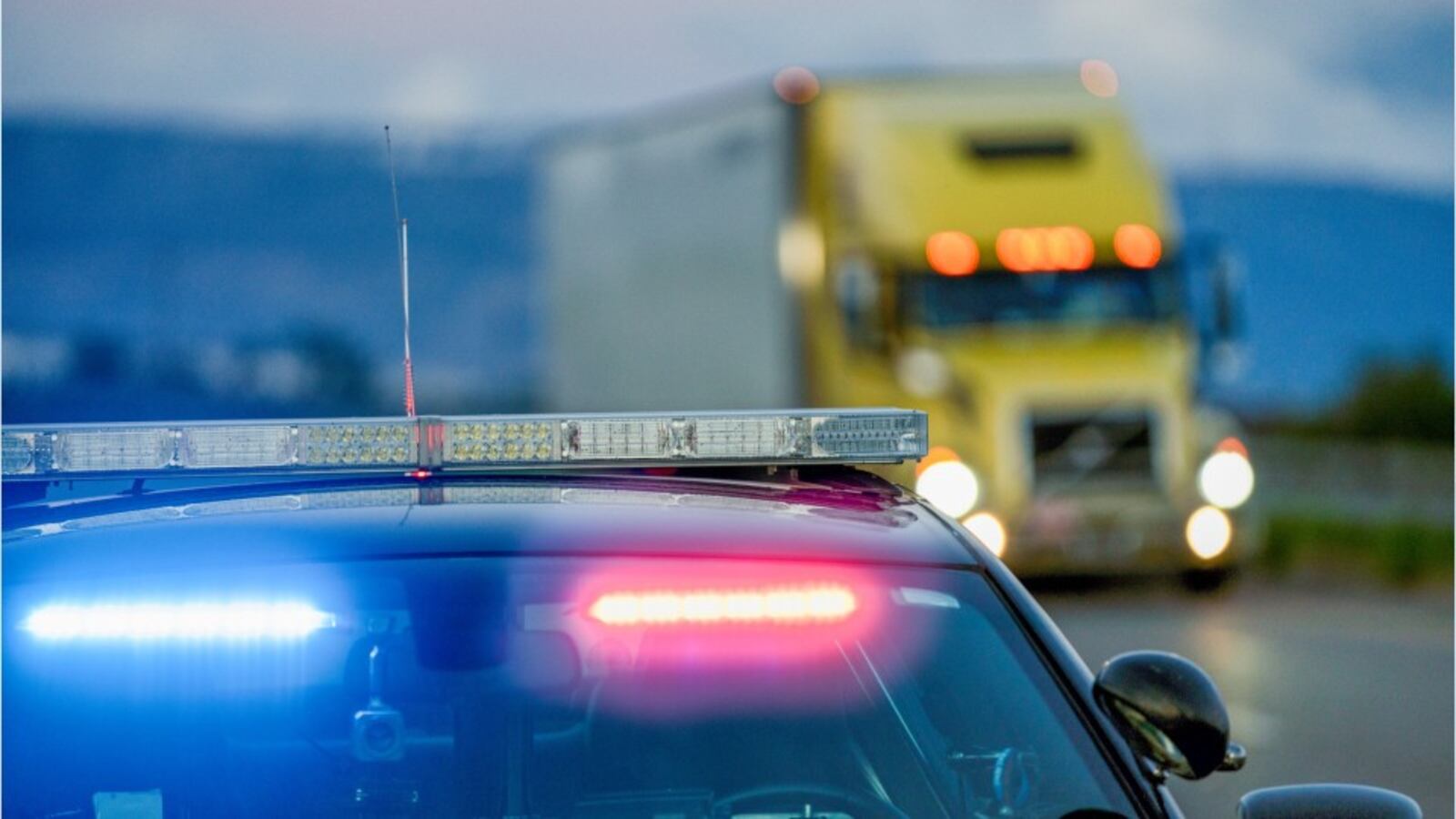 Driver loses control of vehicle, arrested for reckless driving