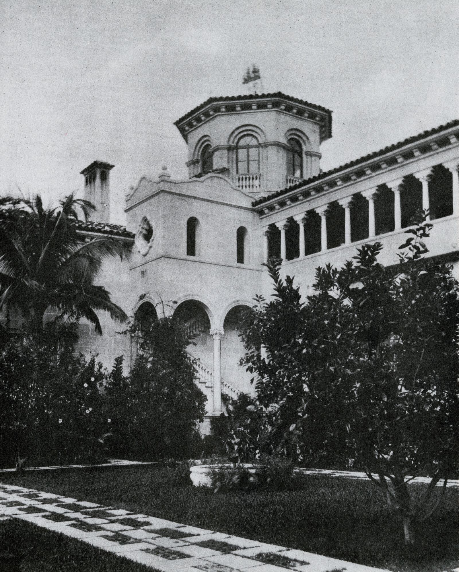 Known as Phipps Castle, Casa Bendita was the setting for some of Palm Beach’s most notable social events, including tableau vivants staged by Flo Ziegfeld and Joseph Urban. (Courtesy of Historical Society of Palm Beach County)