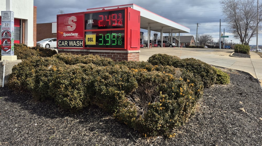 Regular unleaded gas at Speedway on Second Street was $2.49/gallon on Wednesday. A national study of daily prices says Monday is the least expensive day for Ohioans to fill up. MICHAEL KURTZ / STAFF