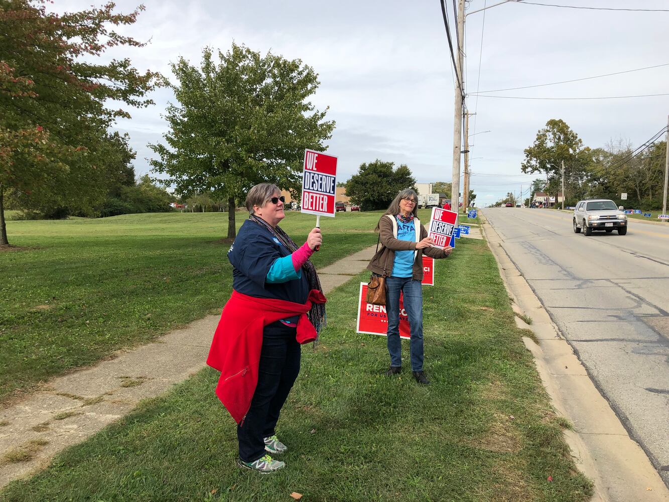Lines form for tonight’s Trump rally in Warren County
