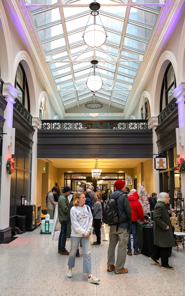 DDN 121125 Holly Days Dayton Arcade